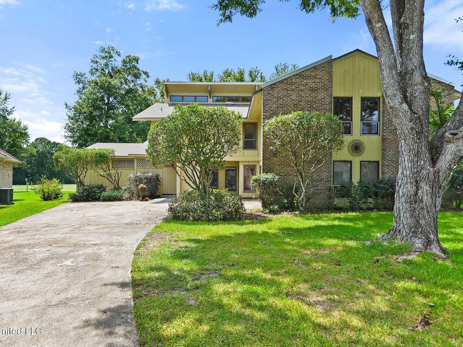 687 Oahu St Diamondhead, MS 39525 - Thumbnail 2