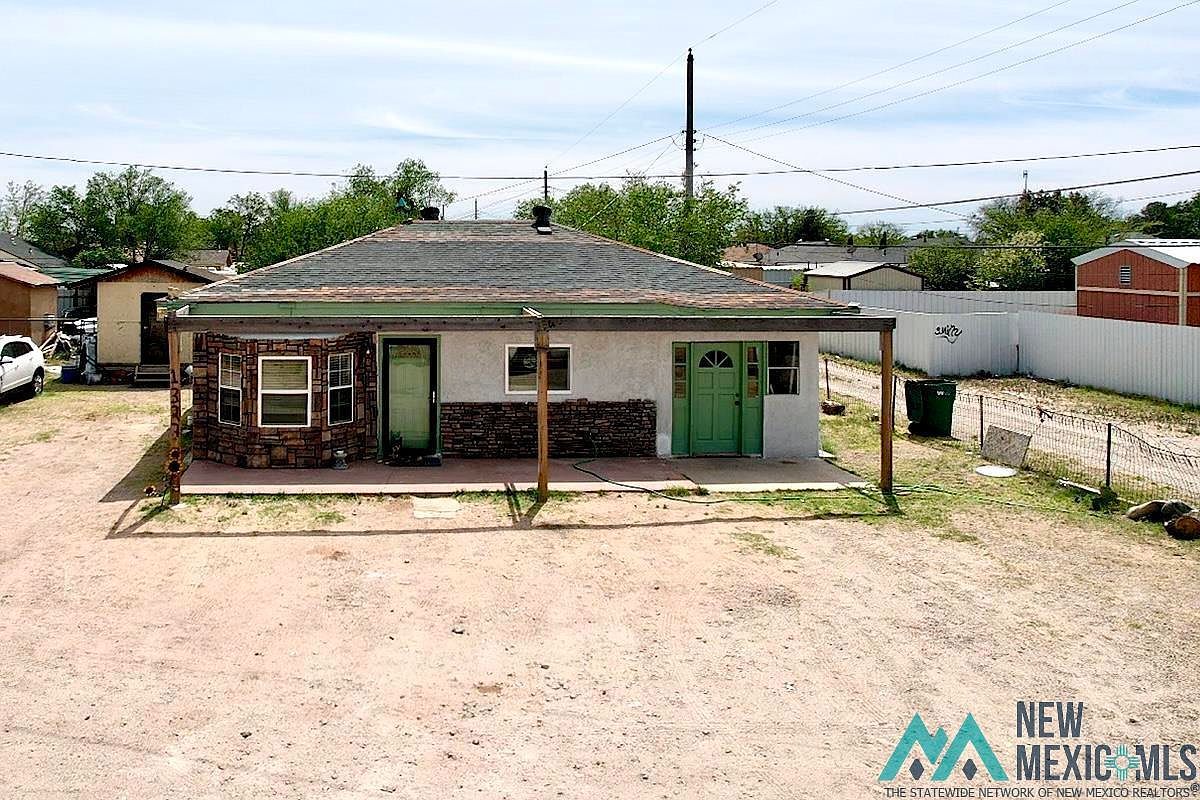 1327 S Perry Dr Hobbs, NM 88240  | Single Family