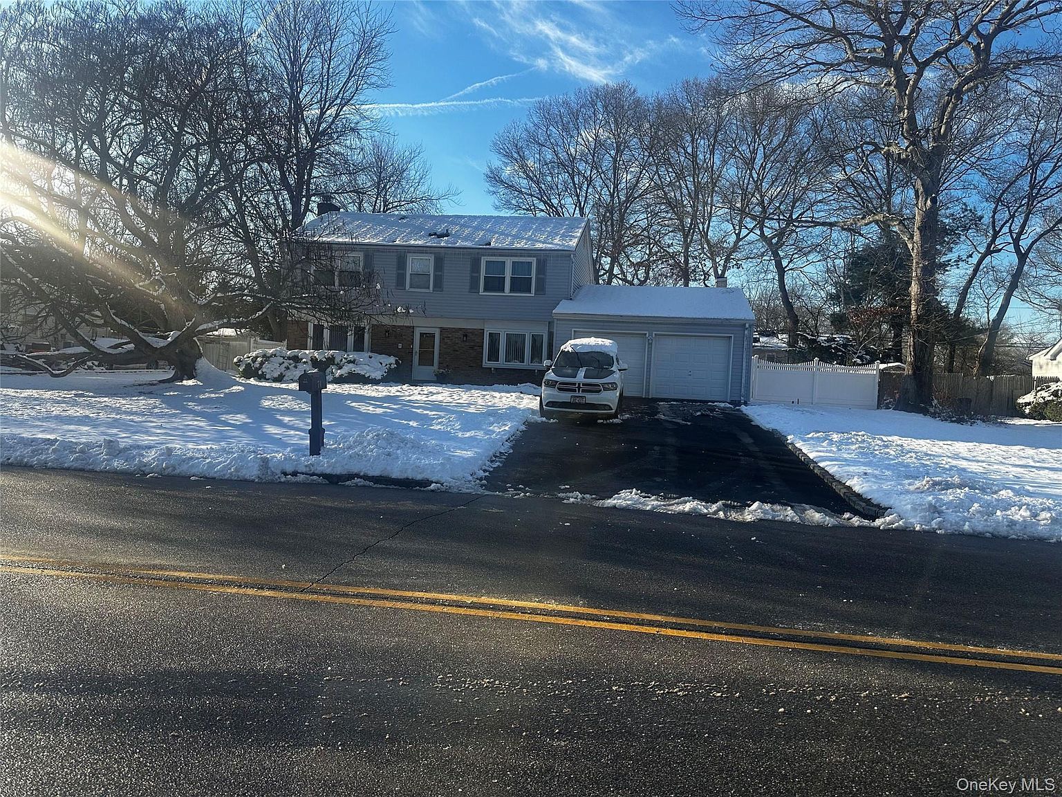 74 Wedgewood Dr Coram, NY 11727 - Thumbnail 2