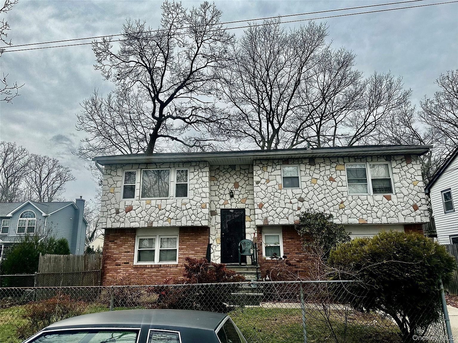 25 Crown Ave Huntington, NY 11743 - Thumbnail 2