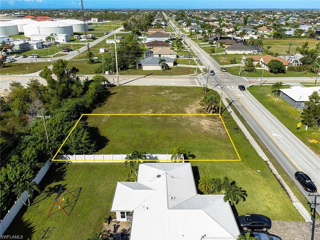 1924 SW 32nd St Cape Coral, FL 33914 - Thumbnail 2
