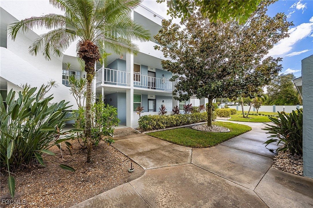 5959 Winkler Rd APT 218 Fort Myers, FL 33919 - Thumbnail 2