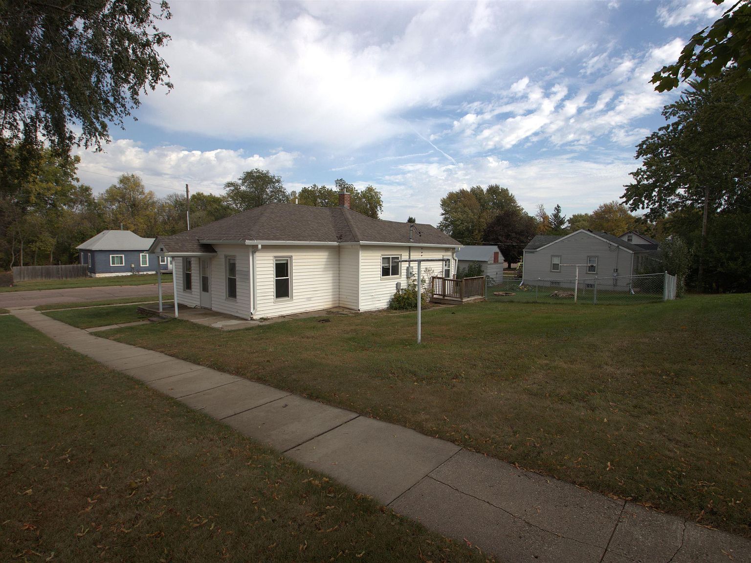 708 Center Ave Garretson, SD 57030 - Thumbnail 2
