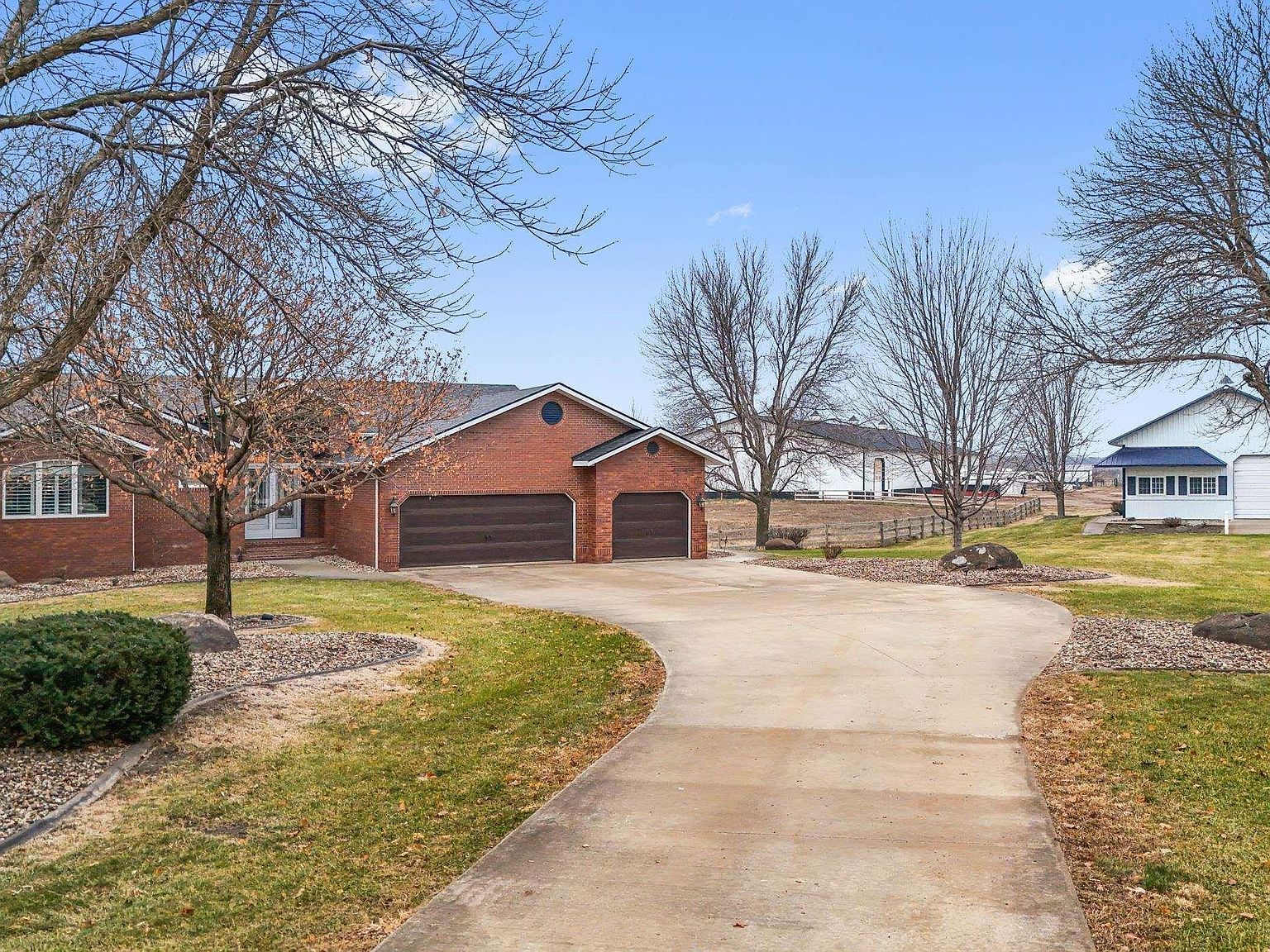 48381 277th St Canton, SD 57013 - Thumbnail 2