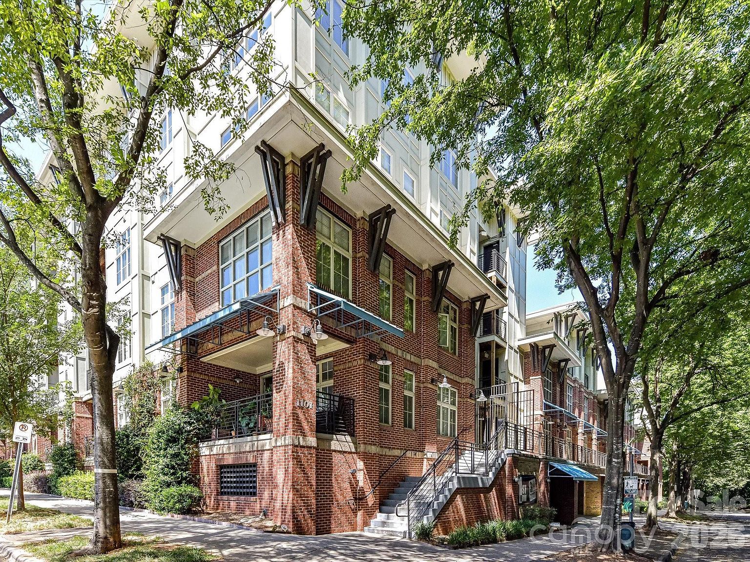 1101 W 1st St APT 302 Charlotte, NC 28202 - Thumbnail 2