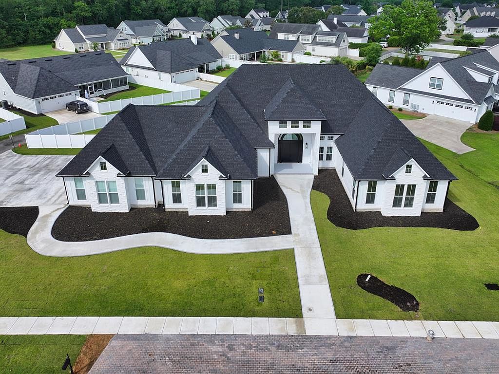 347 Madison Grove Blvd Thomasville, GA 31757 - Thumbnail 2