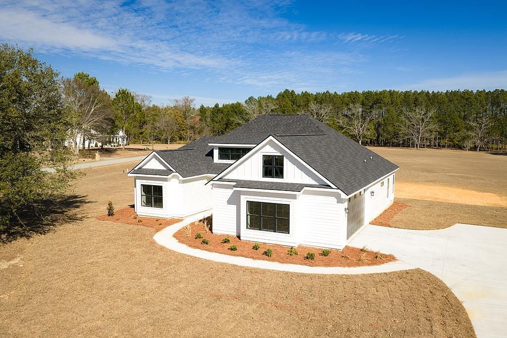 100 Heards Pond Ln Thomasville, GA 31757  | Single Family