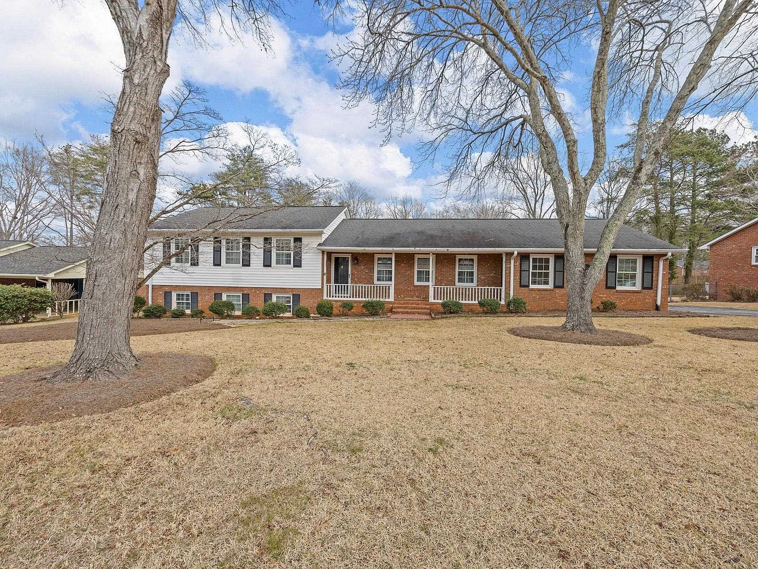 307 Holly Dr Spartanburg, SC 29301 - Thumbnail 2