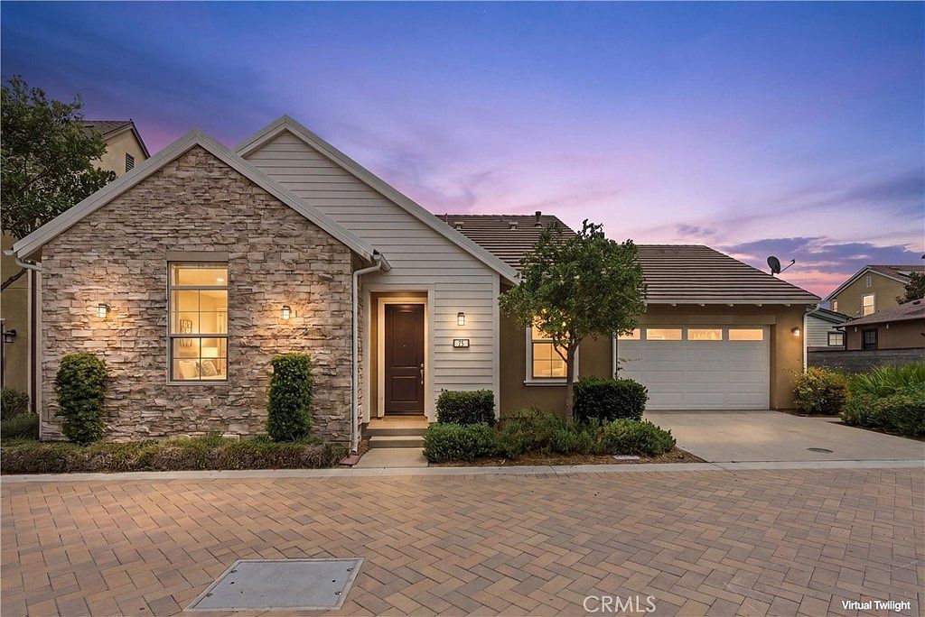 28 Ocaso St Mission Viejo, CA 92694, 92694