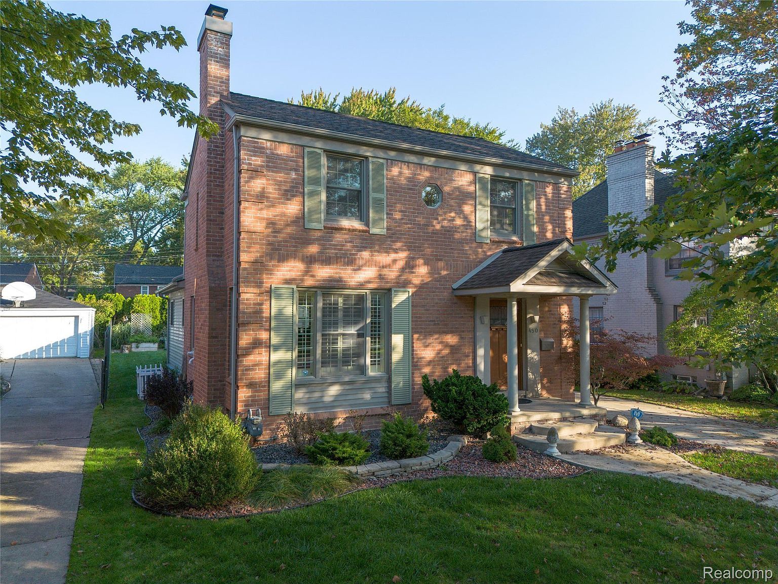 450 Roland Rd Grosse Pointe Farms, MI 48236 - Thumbnail 2