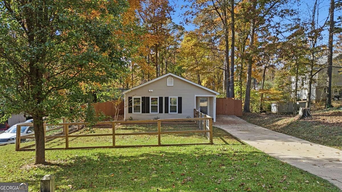 2690 Fairlane Dr Cumming, GA 30041 - Thumbnail 2
