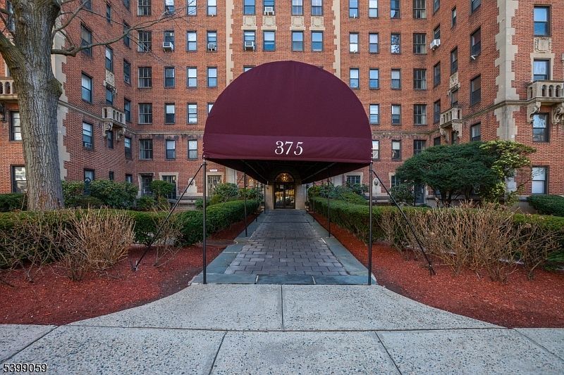 363-377 Mount Prospect Ave #2AW Newark, NJ 07104 - Thumbnail 2