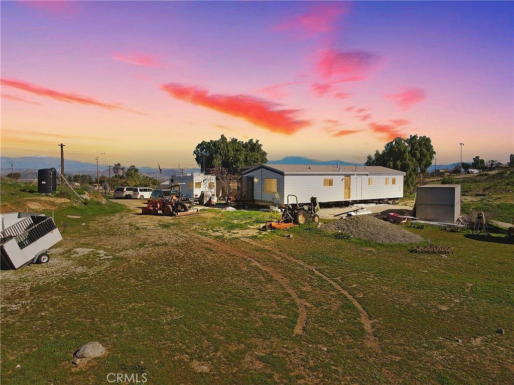 25099 Bundy Canyon Rd Menifee, CA 92584 - Thumbnail 2