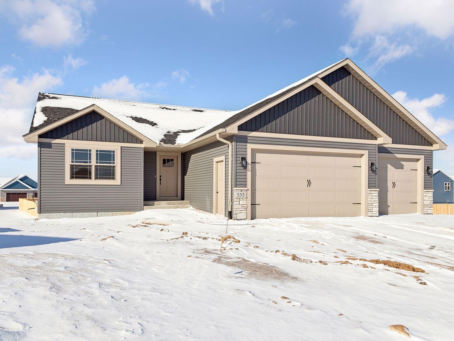437 Coyote Way New Richmond, WI 54017 - Thumbnail 2