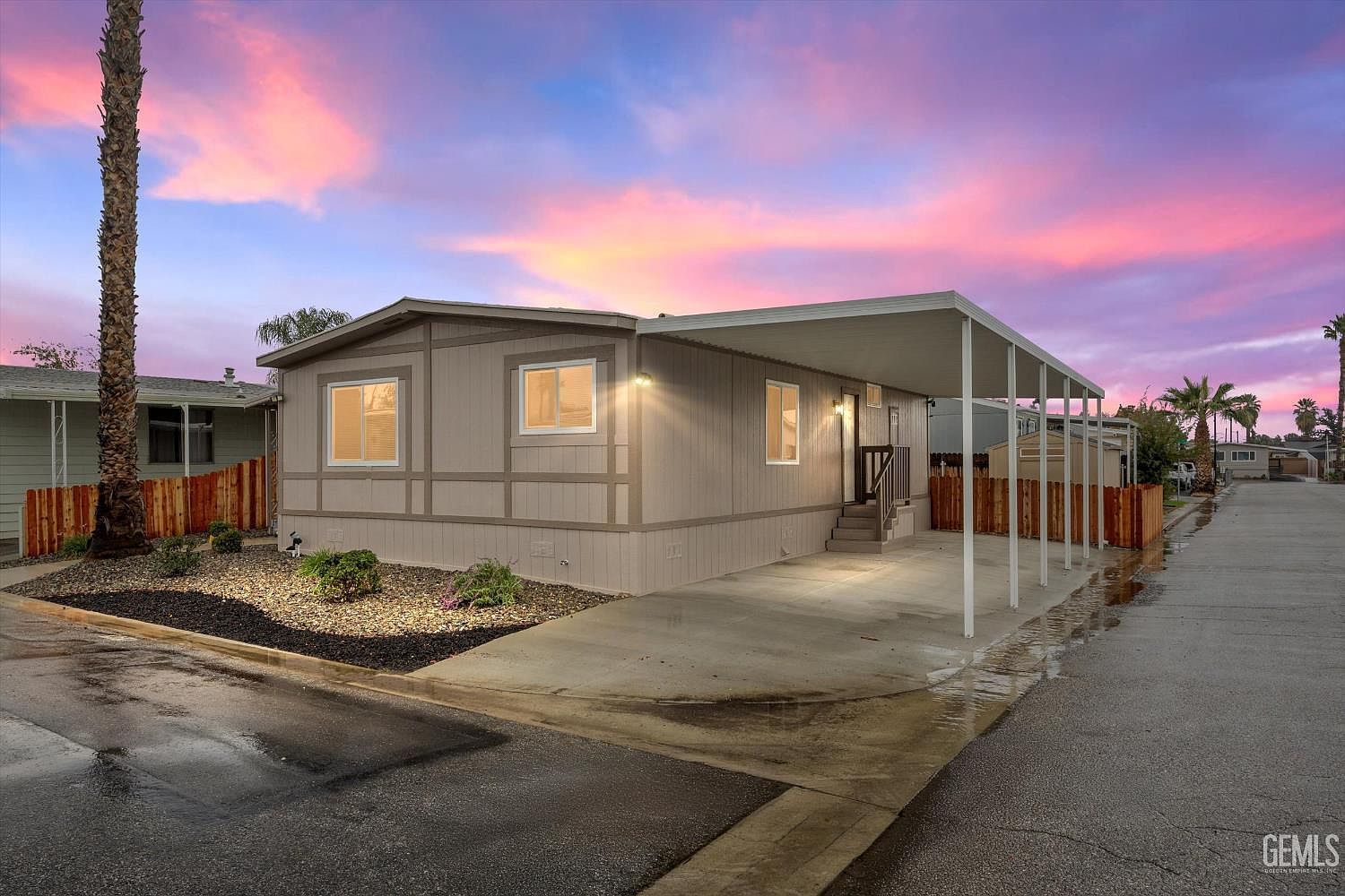 294 Florence Ln Bakersfield, CA 93308 - Thumbnail 2