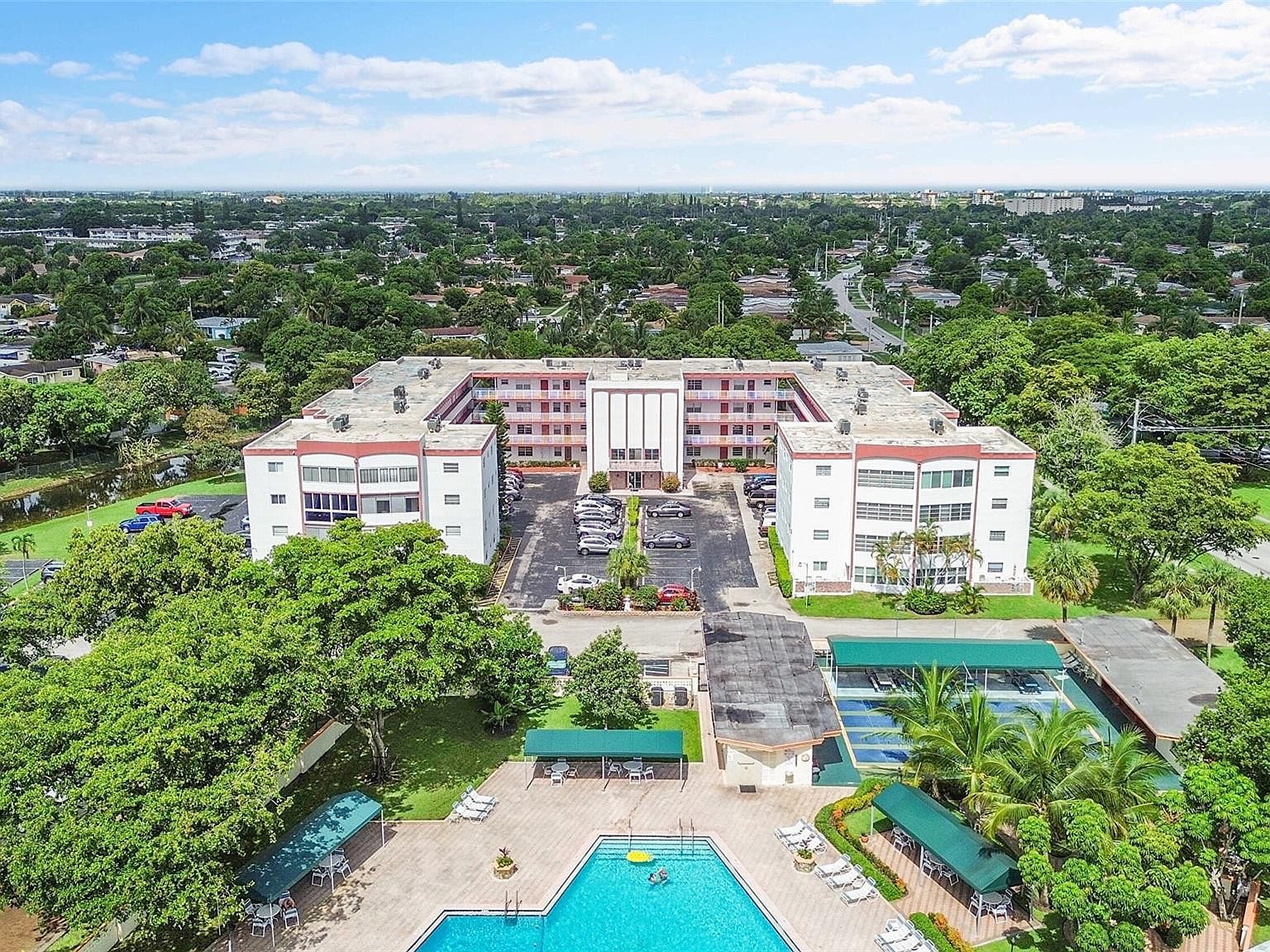 4000 NW 44th Ave APT 401 Lauderdale Lakes, FL 33319 - Thumbnail 2