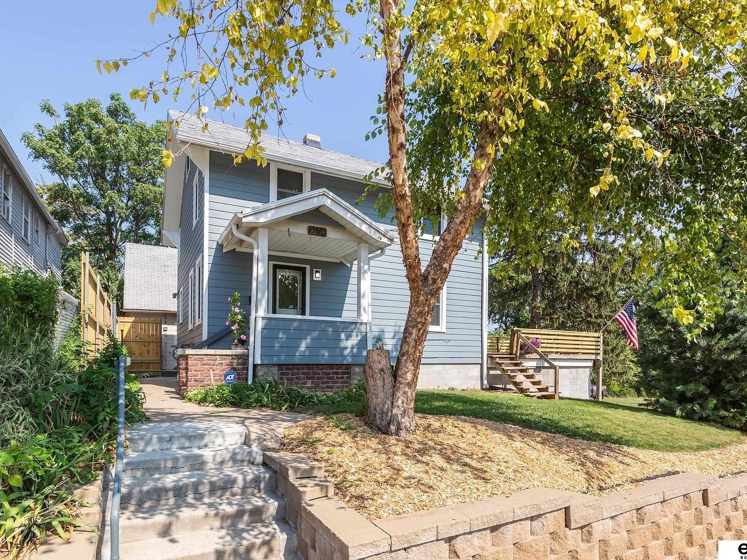 2104 F St Omaha, NE 68107 - Thumbnail 2