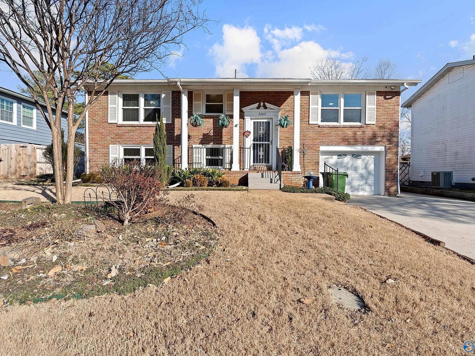 3209 Blue Crest St SW Huntsville, AL 35805 - Thumbnail 2