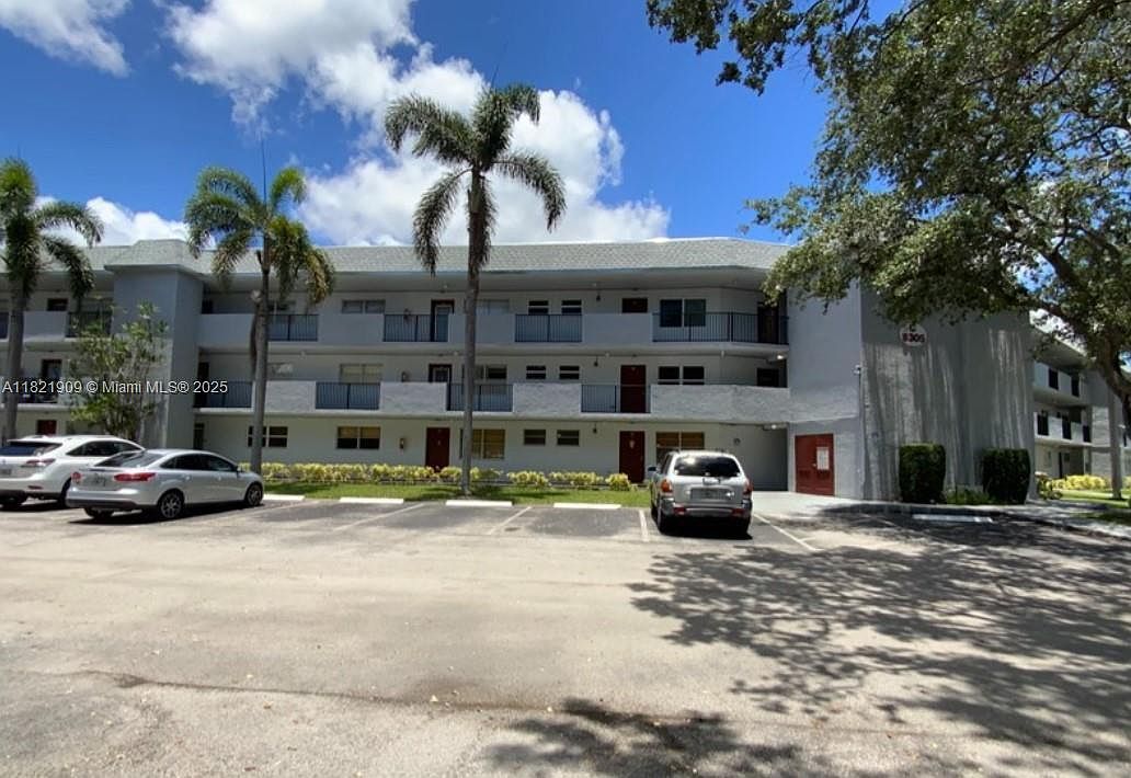 8305 NW 61st St APT C305 Tamarac, FL 33321 - Thumbnail 2