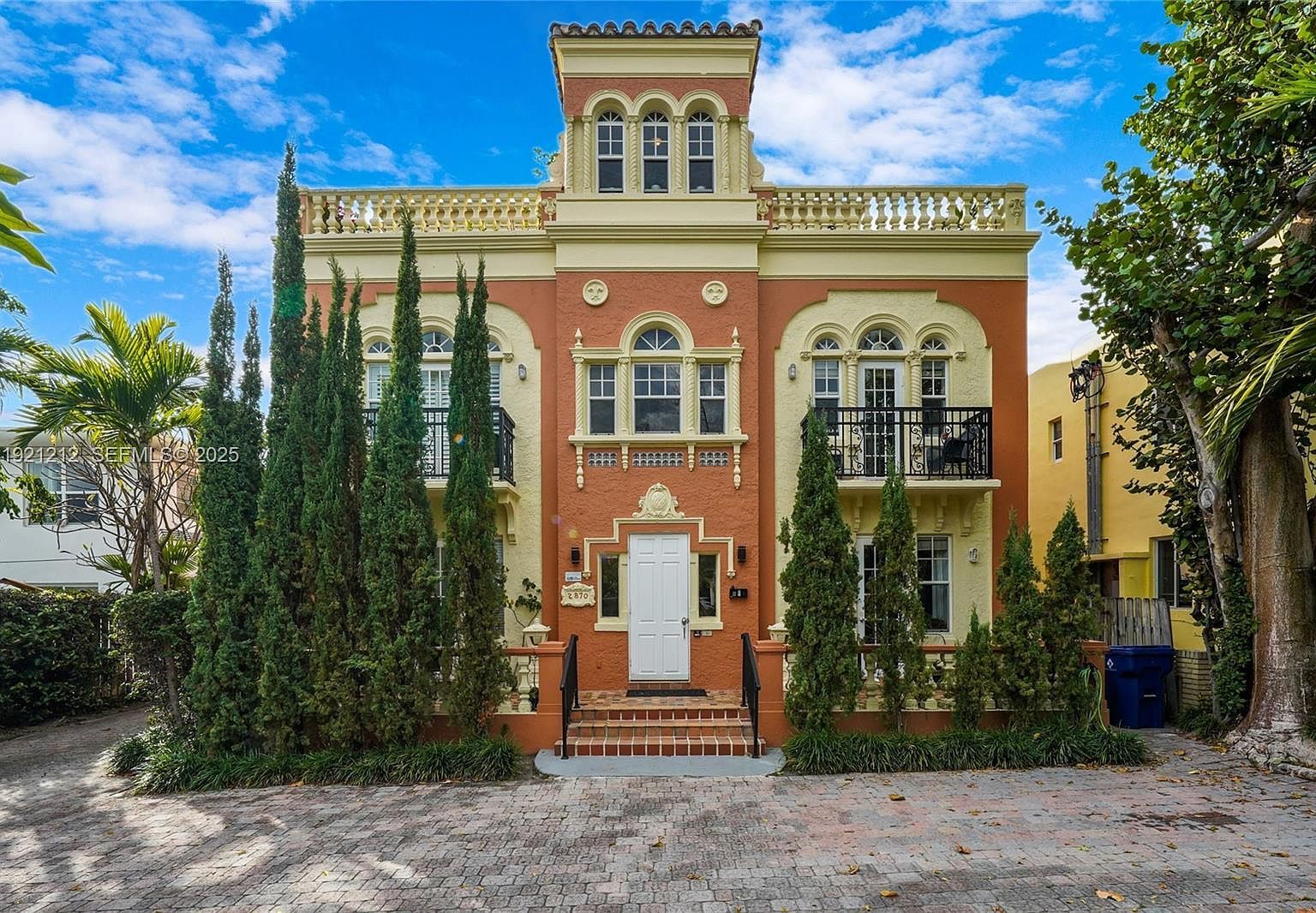 2870 Pine Tree Dr APT 3 Miami Beach, FL 33140 - Thumbnail 2