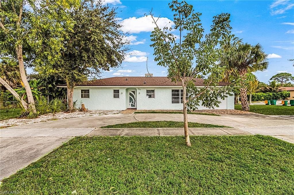 201 Marco Lake Dr Marco Island, FL 34145 - Thumbnail 2