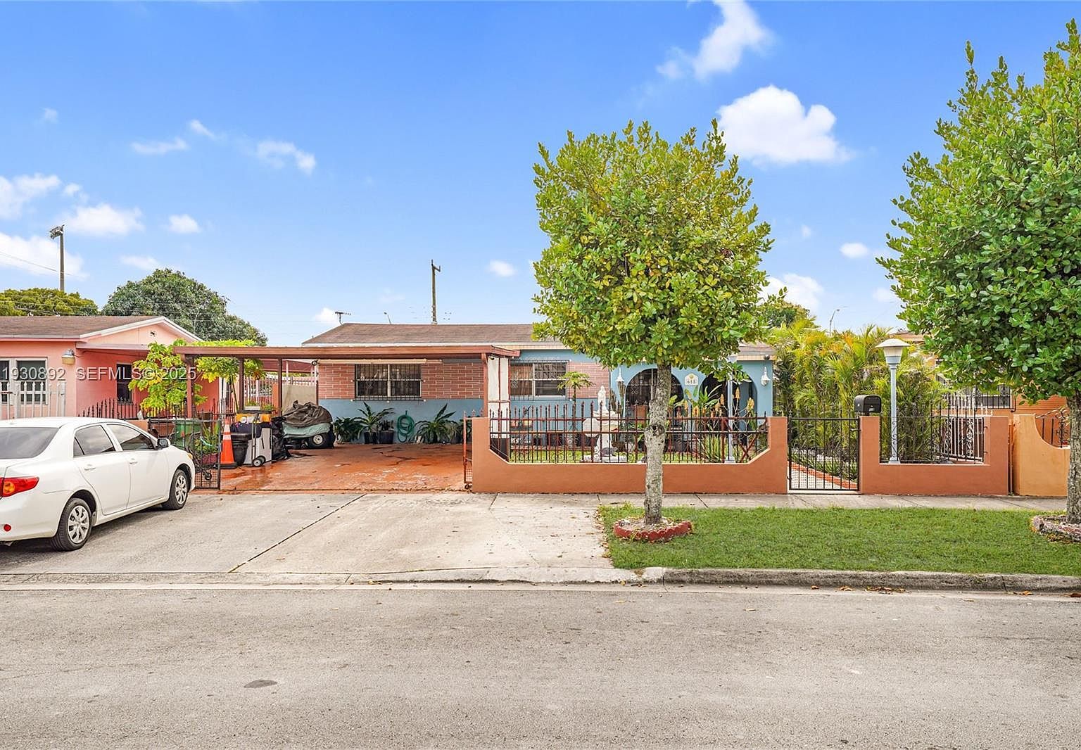 618 W 32nd St Hialeah, FL 33012 - Thumbnail 2