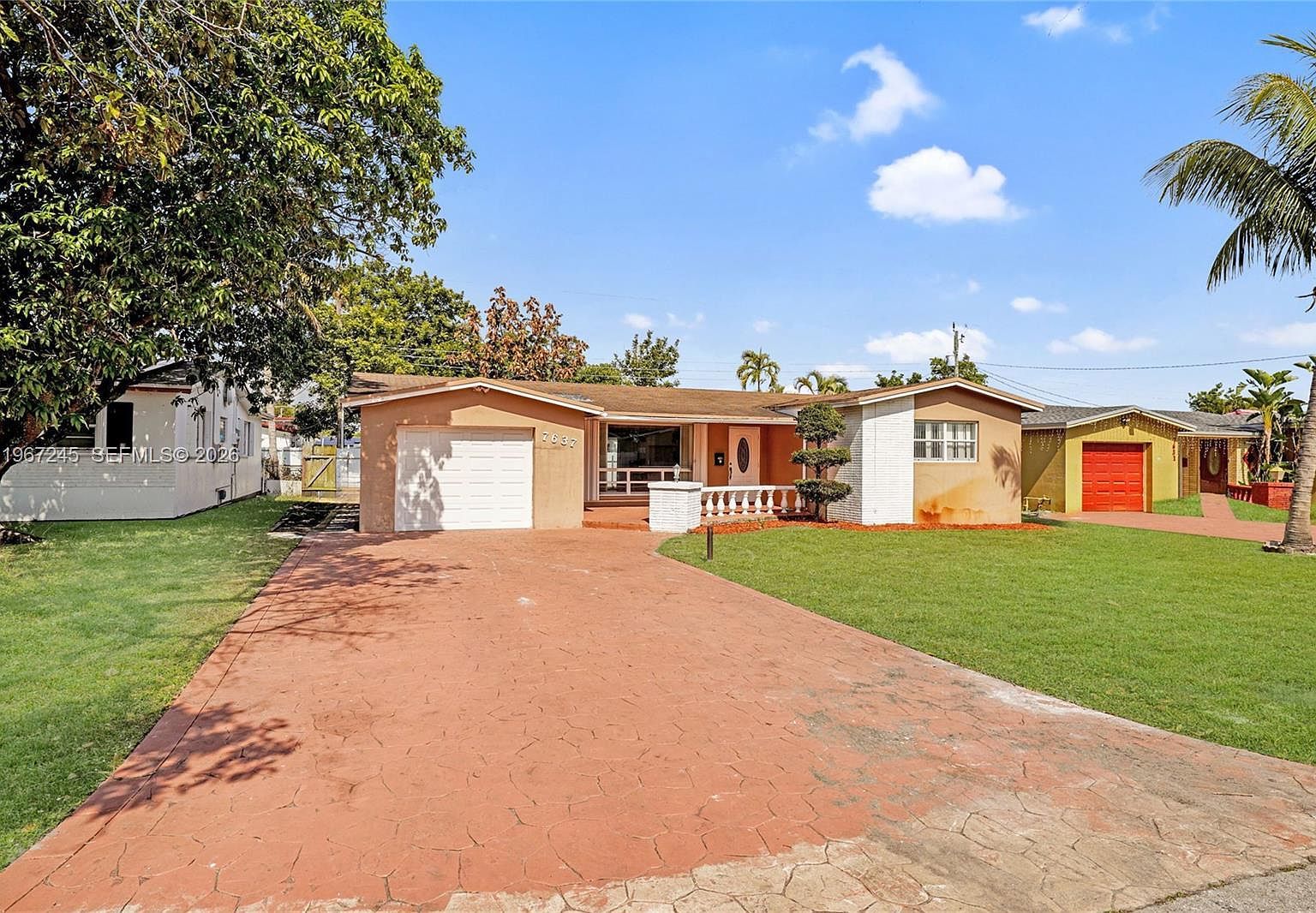 7637 Biltmore Blvd Hollywood, FL 33023 - Thumbnail 2