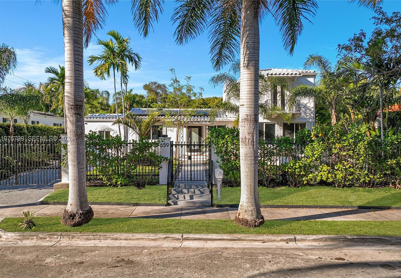 659 NE 73rd St Miami, FL 33138 - Thumbnail 2