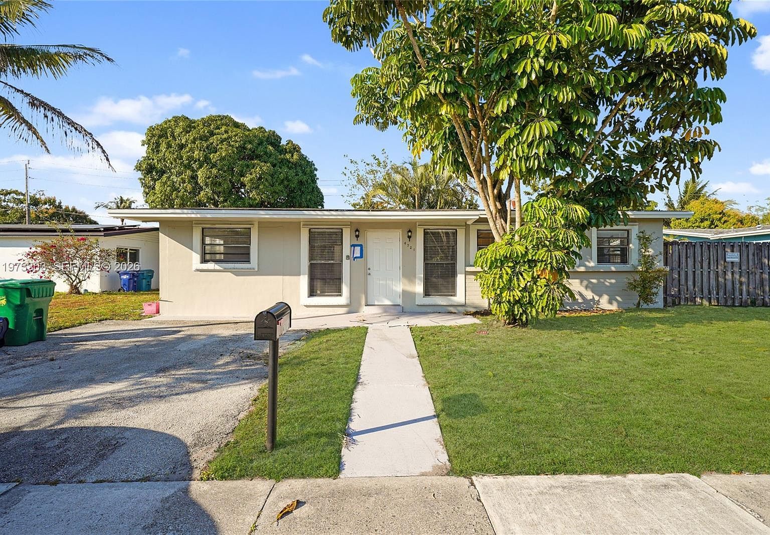 4721 NW 12th St Lauderhill, FL 33313 - Thumbnail 2