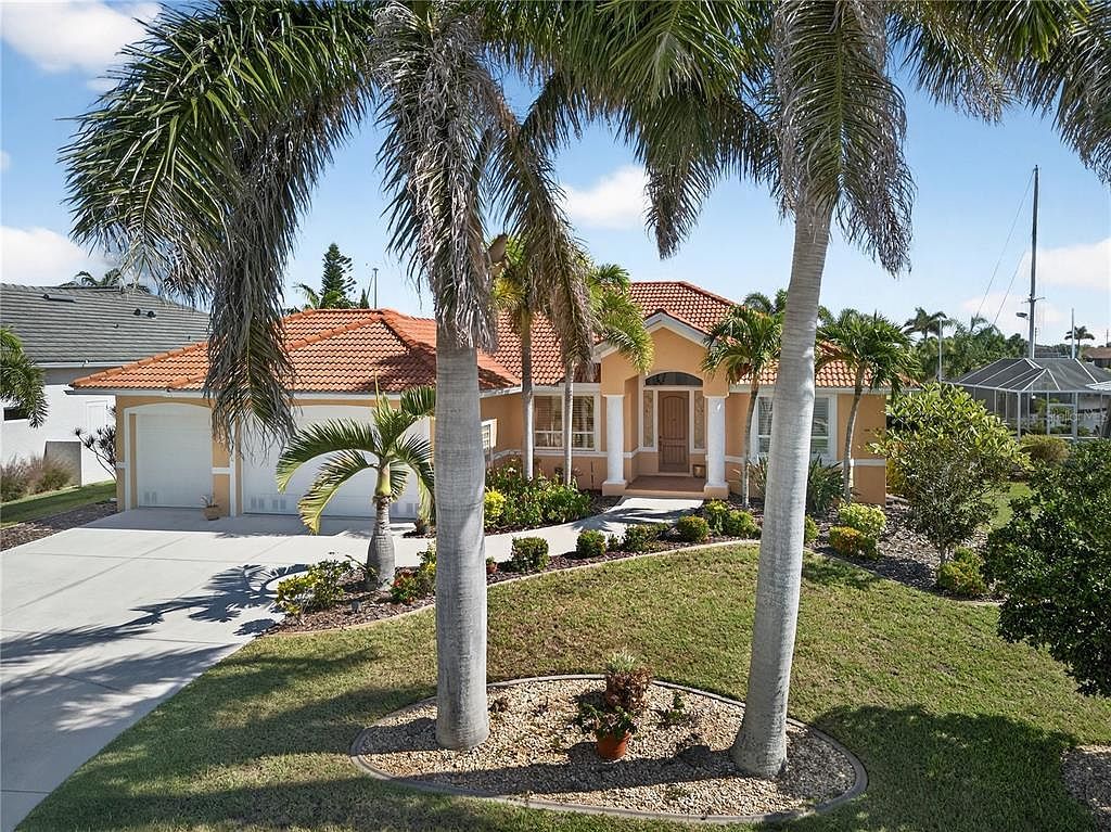 132 Crescent Dr Punta Gorda, FL 33950 - Thumbnail 2
