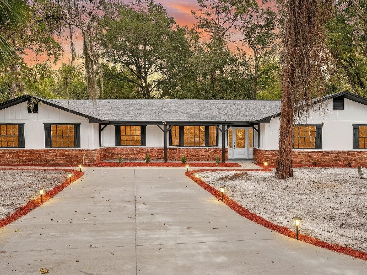 310 Country Circle Dr W Port Orange, FL 32128 - Thumbnail 2