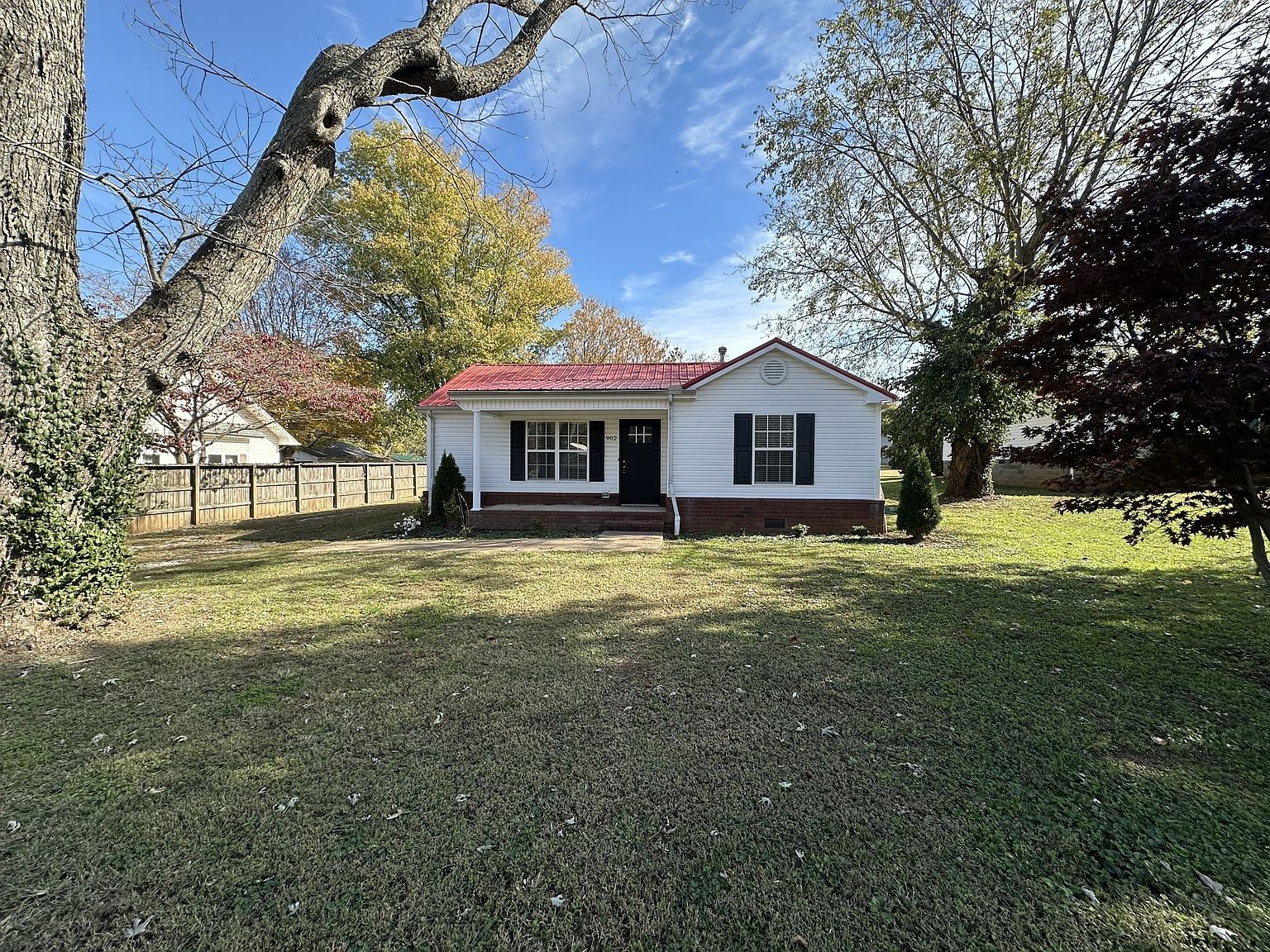 902 S Russell St Portland, TN 37148 - Thumbnail 2