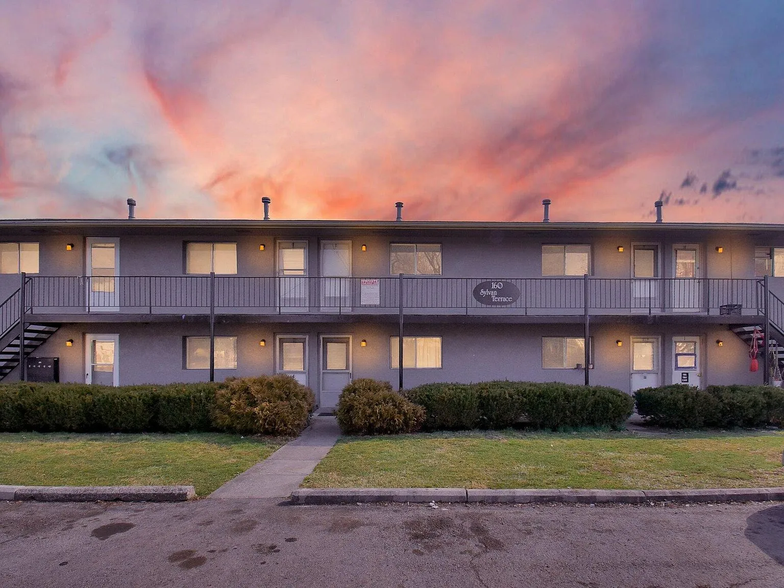 160 N Sylvan Ave Columbus, OH 43204, 43204