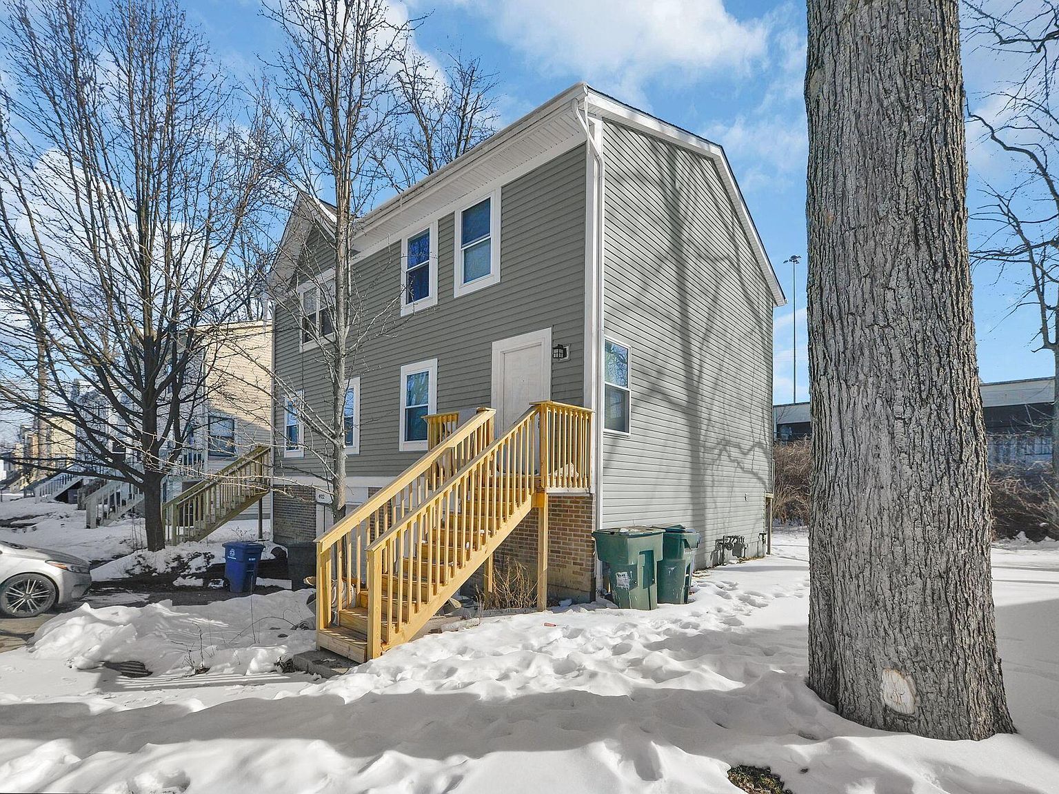 4920-4922 Magnolia Blossom Blvd Columbus, OH 43230 - Thumbnail 2