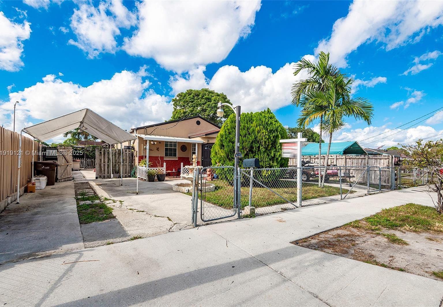 4118 E 10th Ct Hialeah, FL 33013 - Thumbnail 2