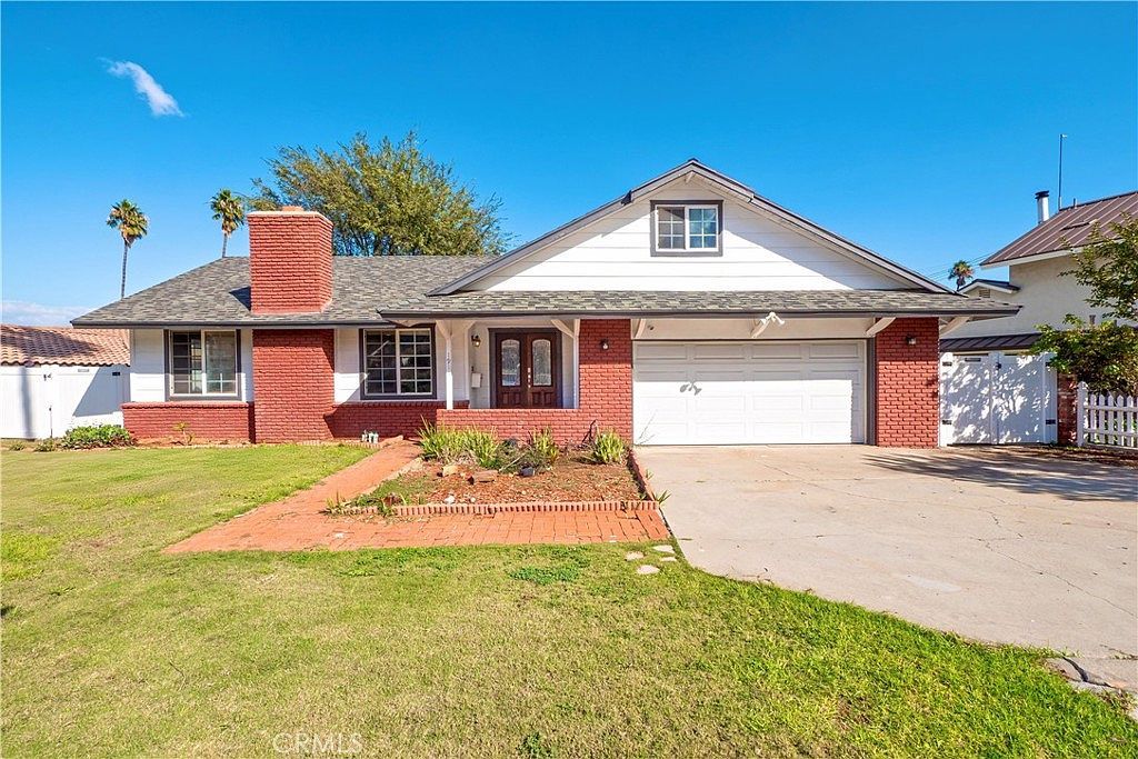 1911 Pine Crest Dr Corona, CA 92882 - Thumbnail 2