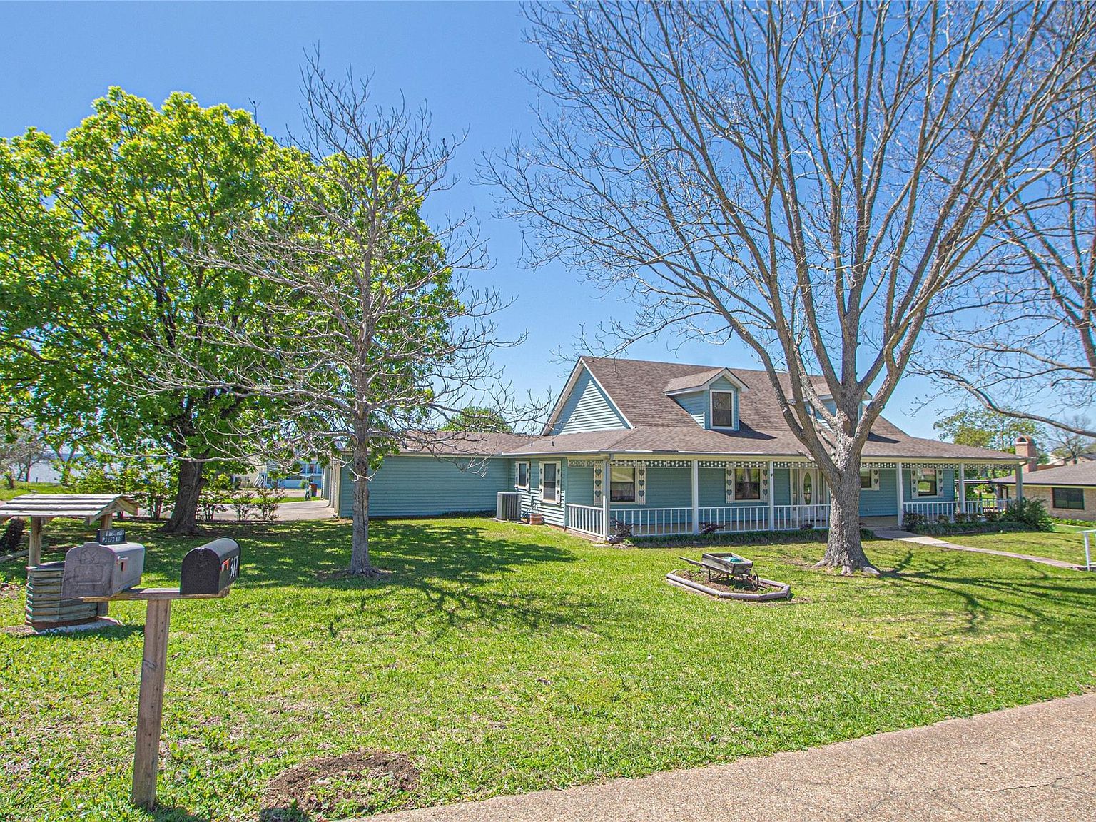 308 Echo Ln Livingston, TX 77351 - Thumbnail 2