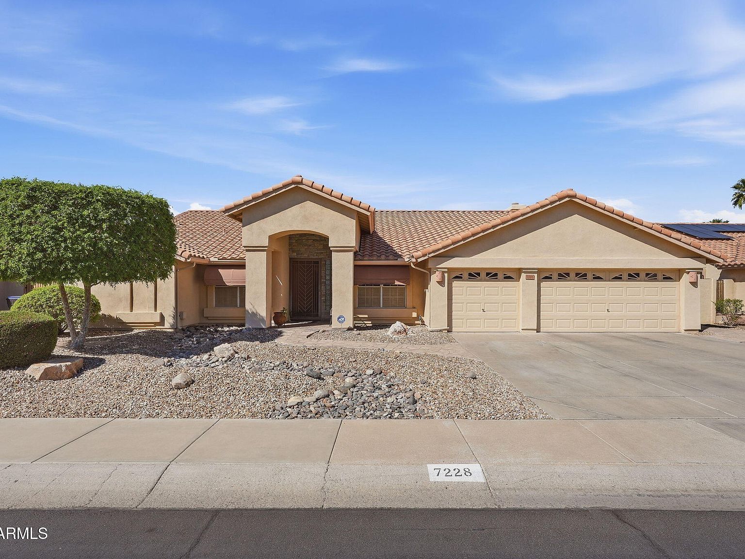 7228 W Eugie Ave Peoria, AZ 85381 - Thumbnail 2