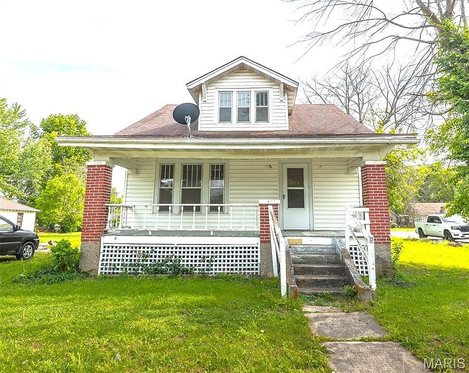 607 W 3rd St Belle, MO 65013  | Single Family
