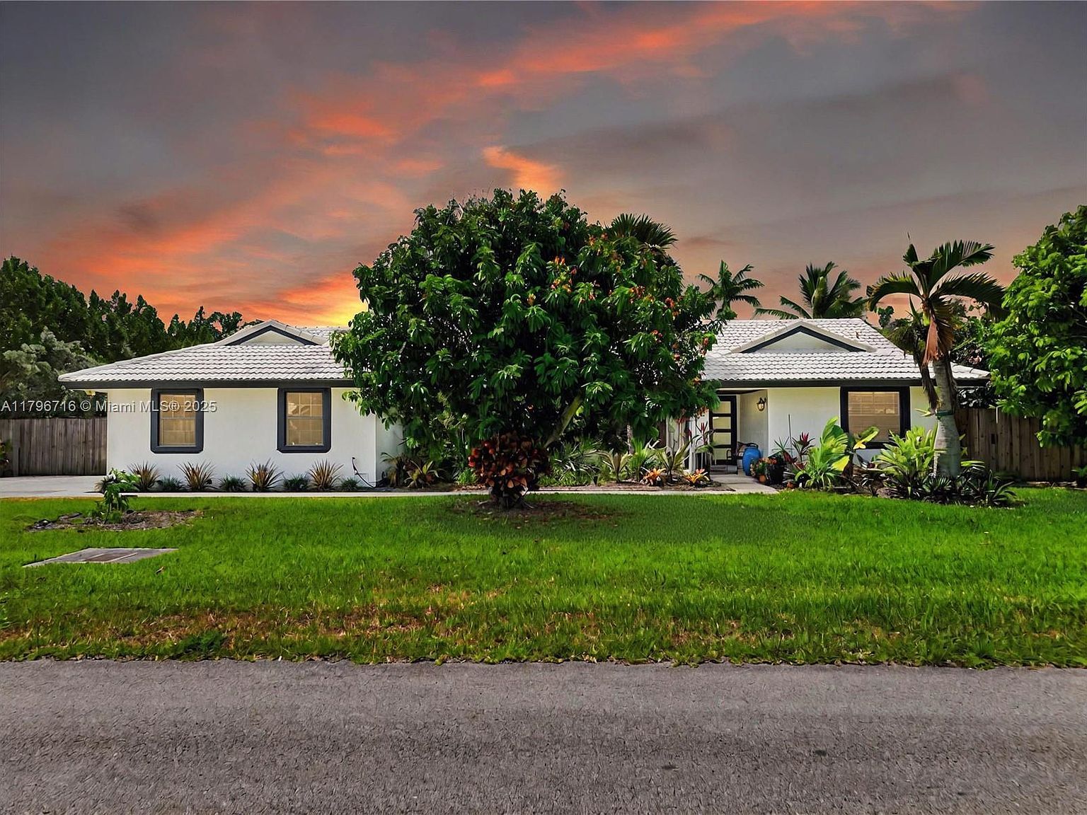 18830 SW 294th Ter Homestead, FL 33030 - Thumbnail 2