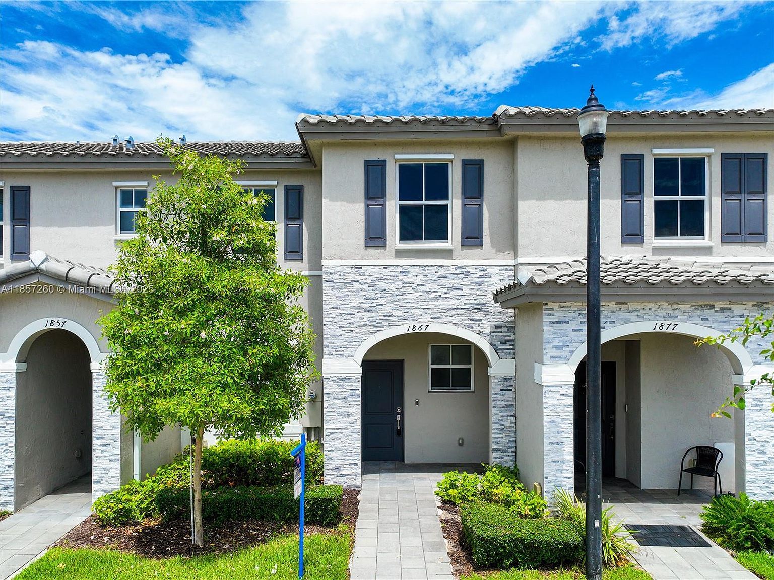 1867 SE 26th Ter Homestead, FL 33035 - Thumbnail 2