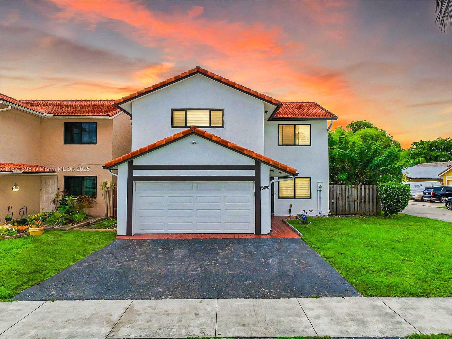 15166 SW 94th Ter Miami, FL 33196 - Thumbnail 2