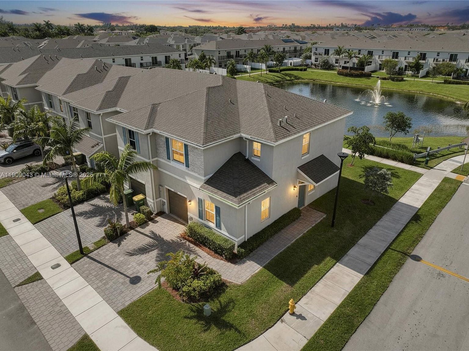 1754 SE 8th Ter Homestead, FL 33034 - Thumbnail 2