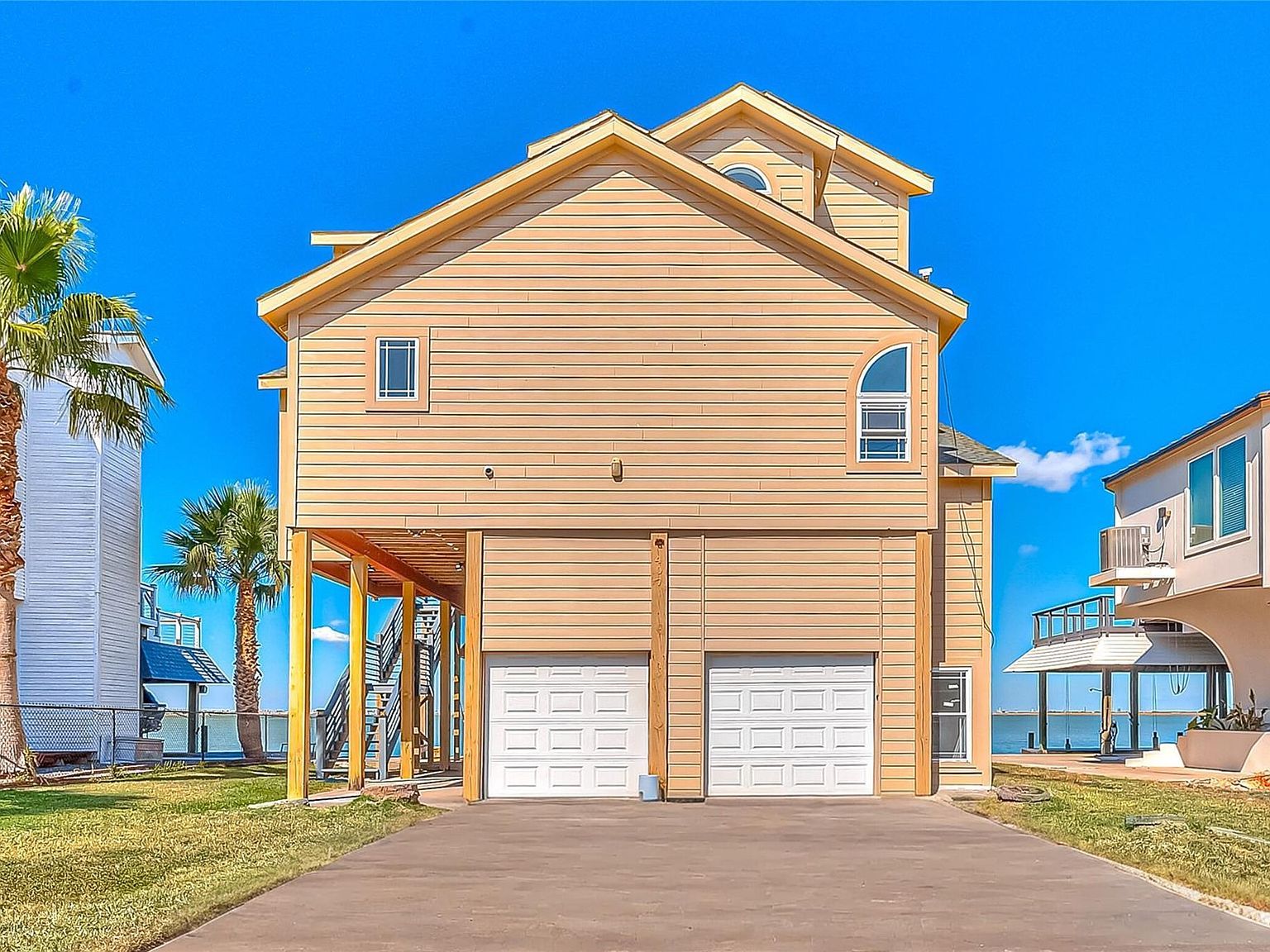 407 Isles End Rd Tiki Island, TX 77554 - Thumbnail 2