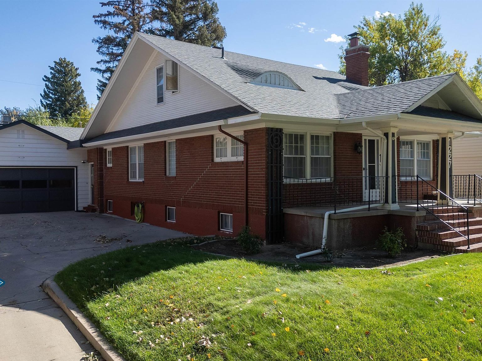 1227 S Center St Casper, WY 82601 - Thumbnail 2