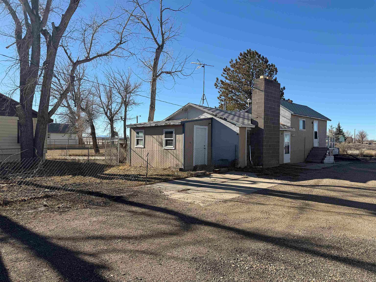 405 Utah St Medicine Bow, WY 82329 - Thumbnail 2