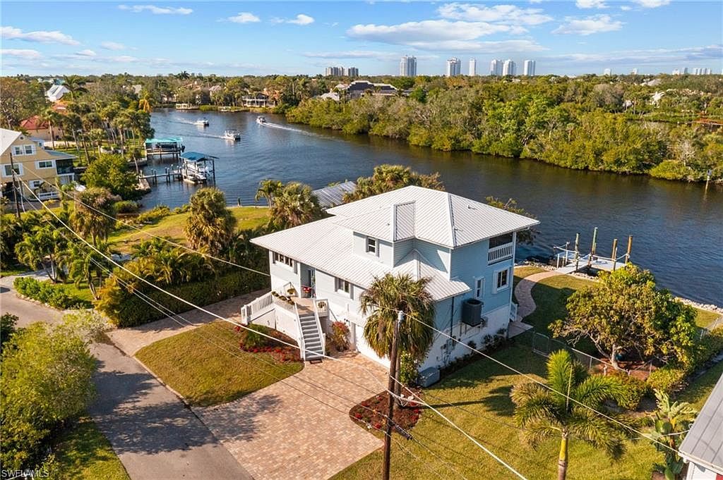 3968 Aloha Ln Bonita Springs, FL 34134 - Thumbnail 2