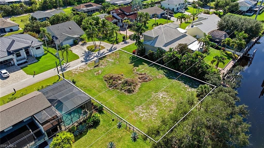 27090 Holly Ln Bonita Springs, FL 34135 - Thumbnail 2