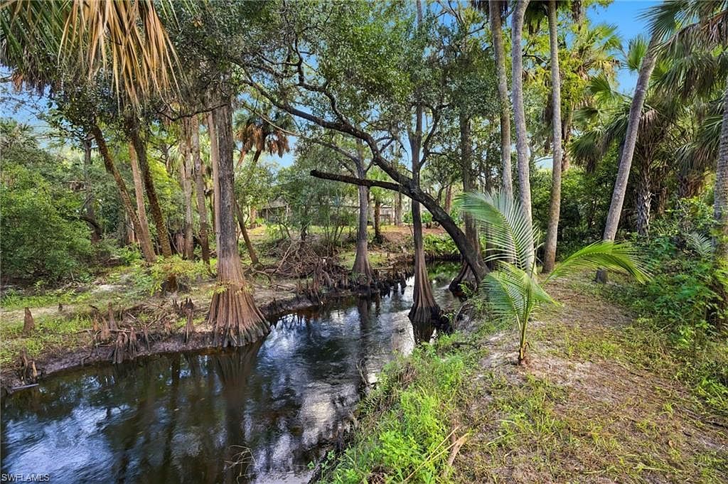 12025 Carpenter Ln Bonita Springs, FL 34135 - Thumbnail 2