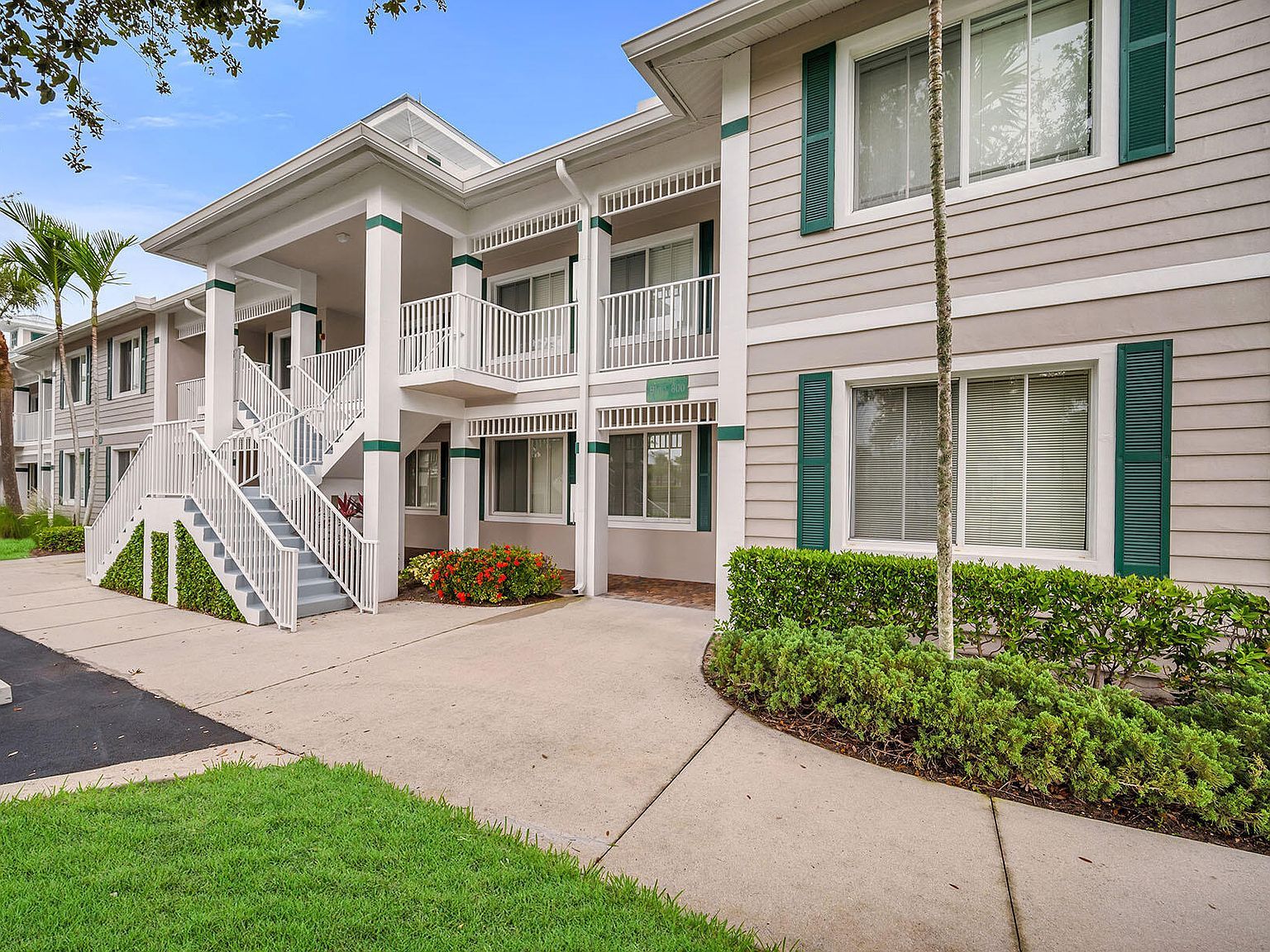 7930 Mahogany Run Ln APT 826 Naples, FL 34113 - Thumbnail 2